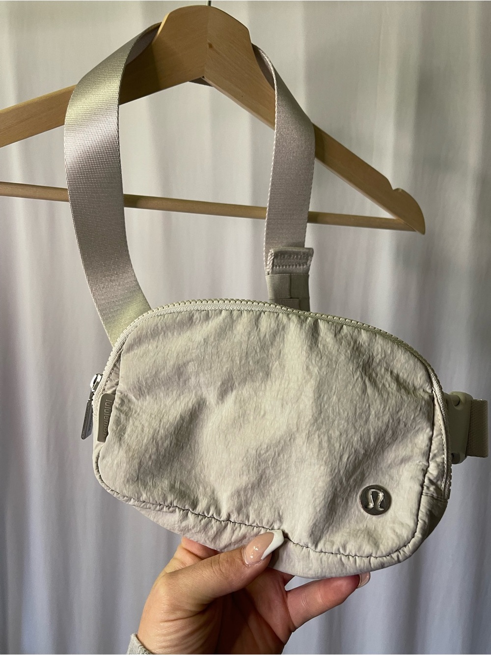 Lululemon Everywhere Belt Bag 1L Raw Linen Light Off White Cream Silver Hardware
